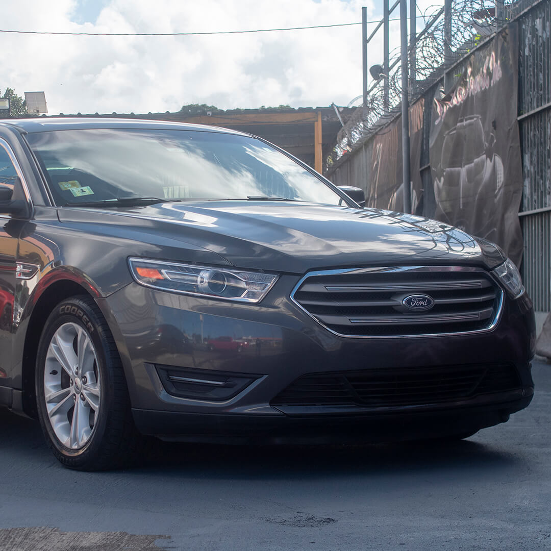 Ford Taurus 2019
