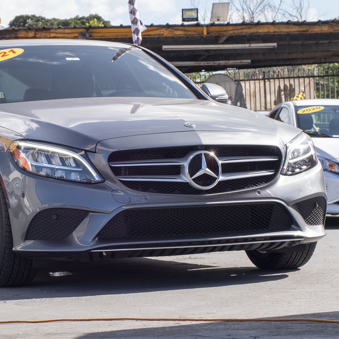 Mercedes Benz 300 2021