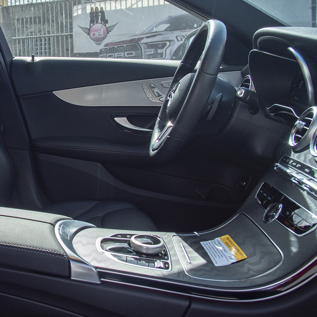 Mercedes Benz 300 2021